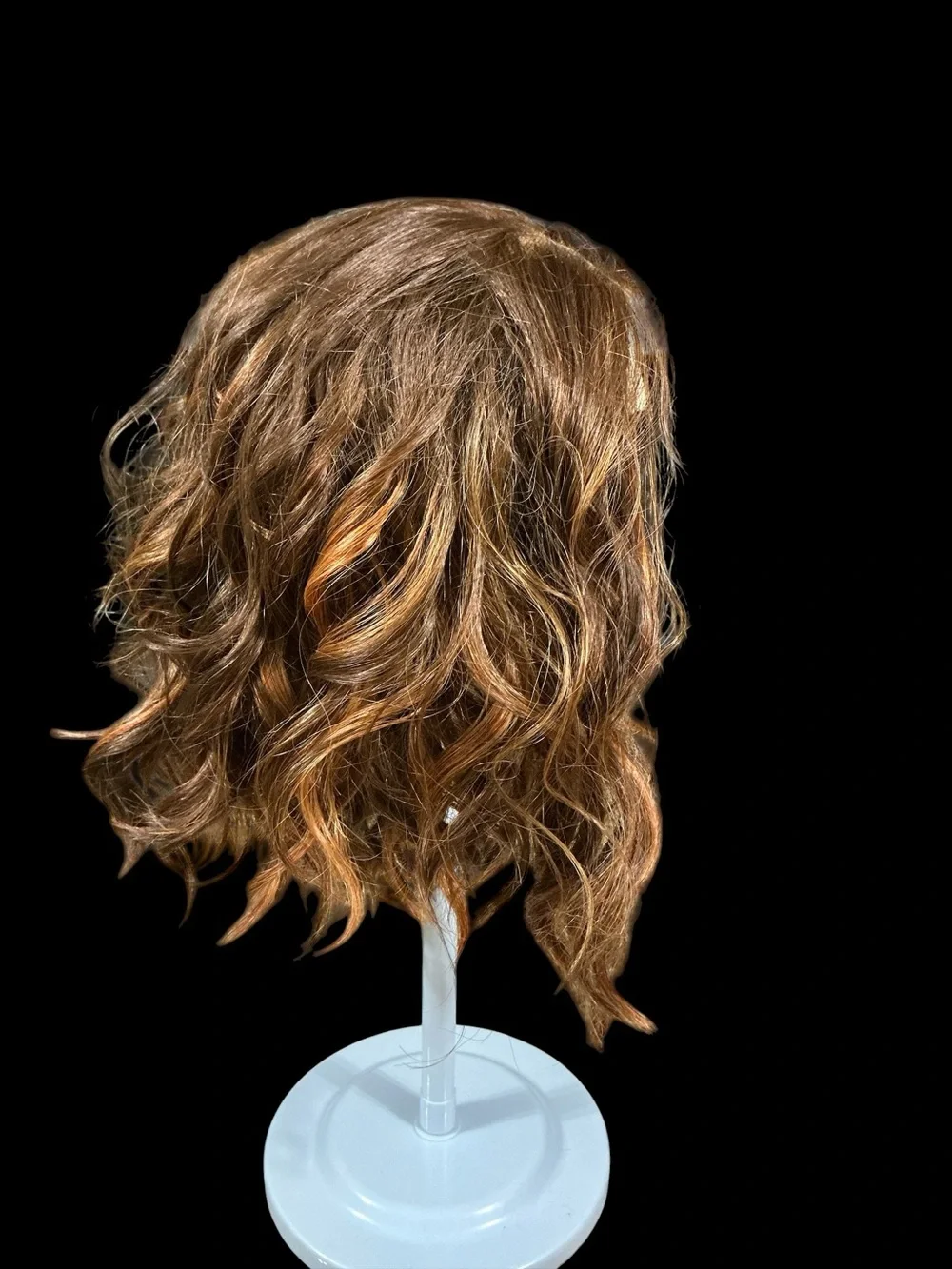 CSC Marisol. On-Trend Copper Brown Wavy Wig for Women